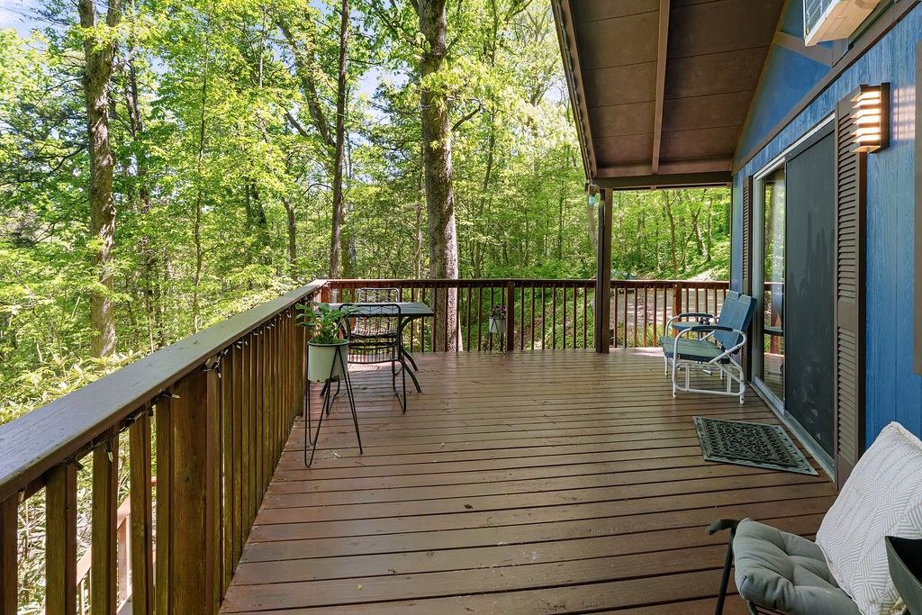 184 Pinecrest Lane