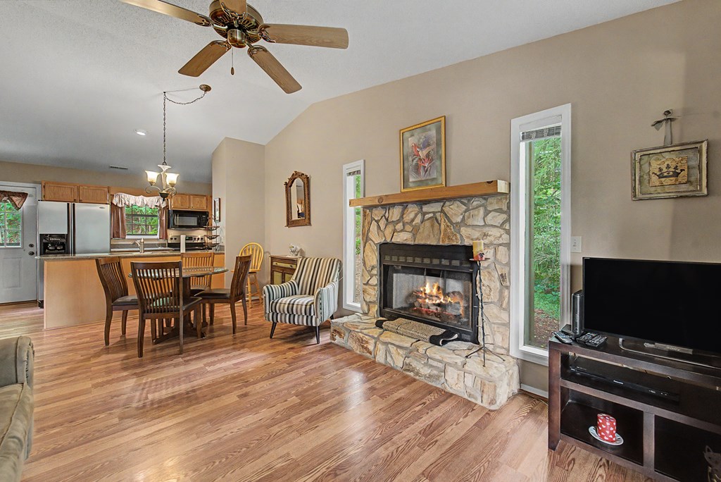 35A Mint Lake Court W