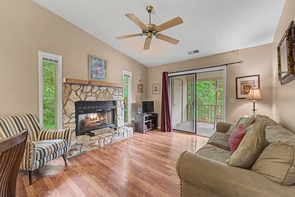 35A Mint Lake Court W
