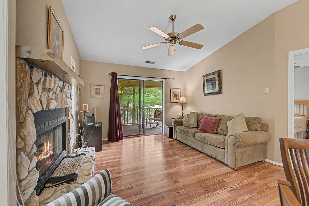 35A Mint Lake Court W