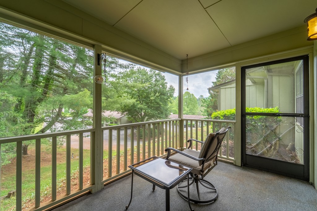 35A Mint Lake Court W