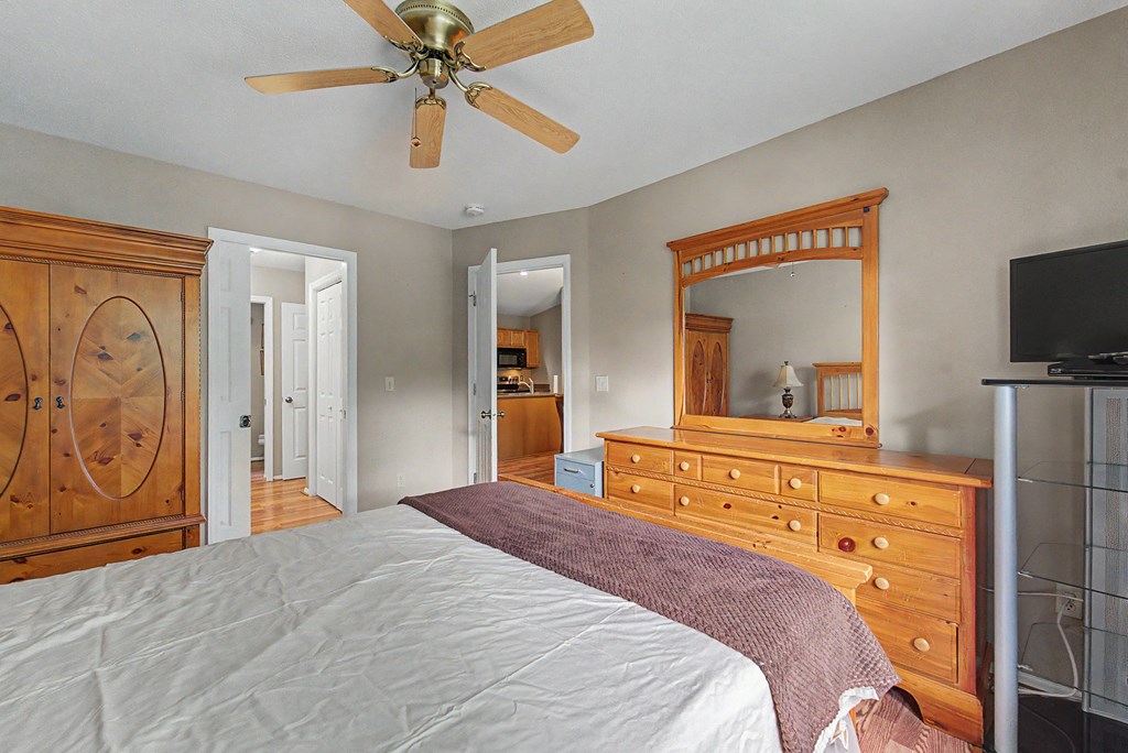 35A Mint Lake Court W