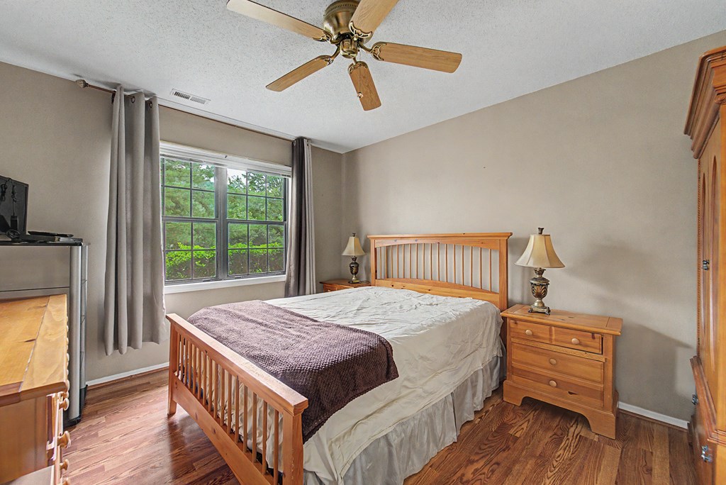 35A Mint Lake Court W