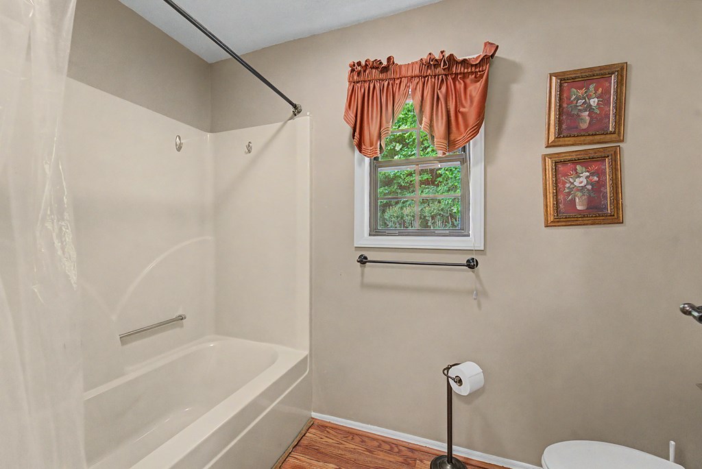 35A Mint Lake Court W