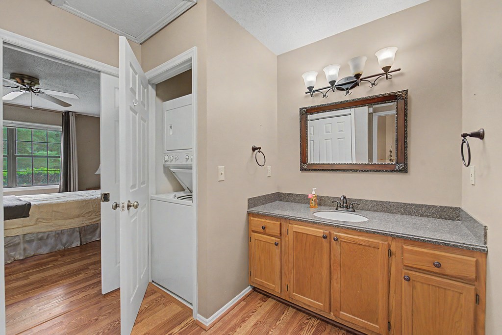 35A Mint Lake Court W