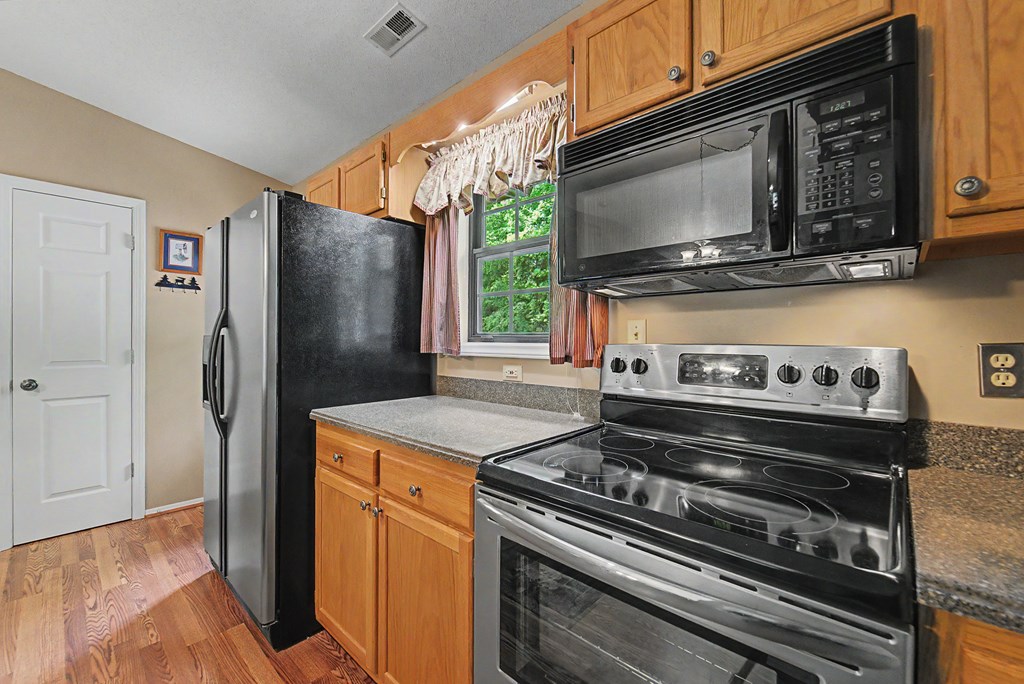 35A Mint Lake Court W