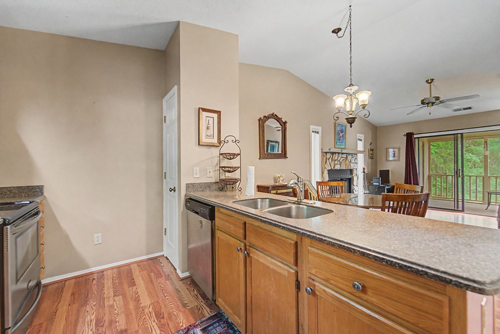35A Mint Lake Court W