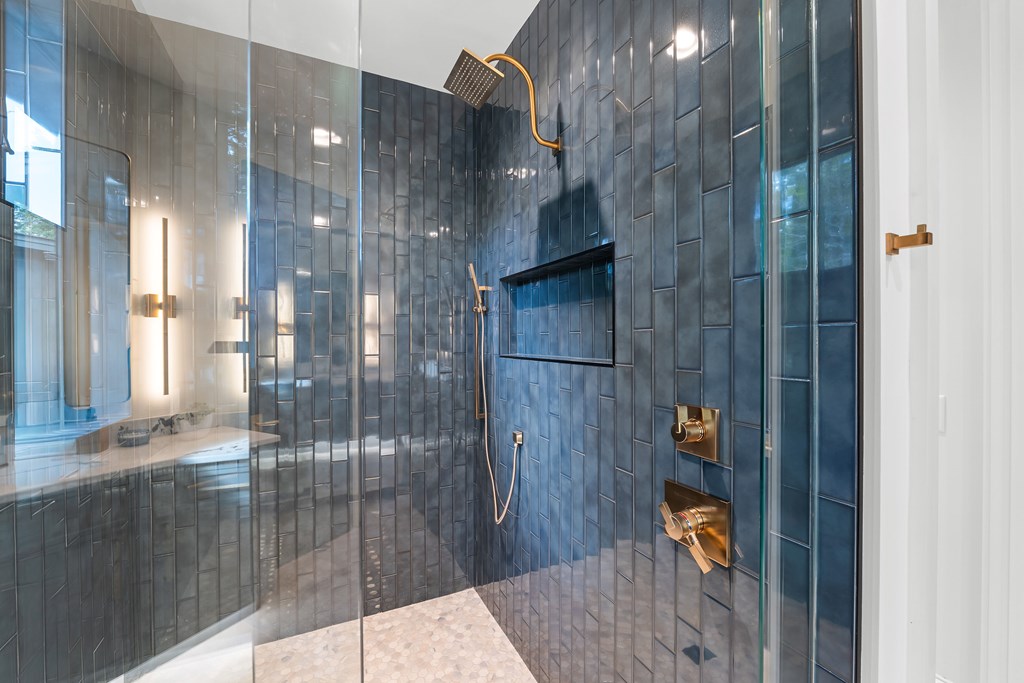 180 Hemlock Circle