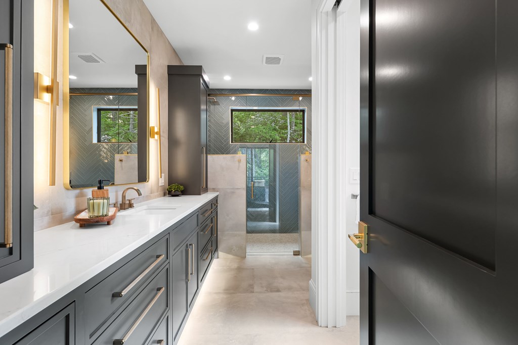180 Hemlock Circle