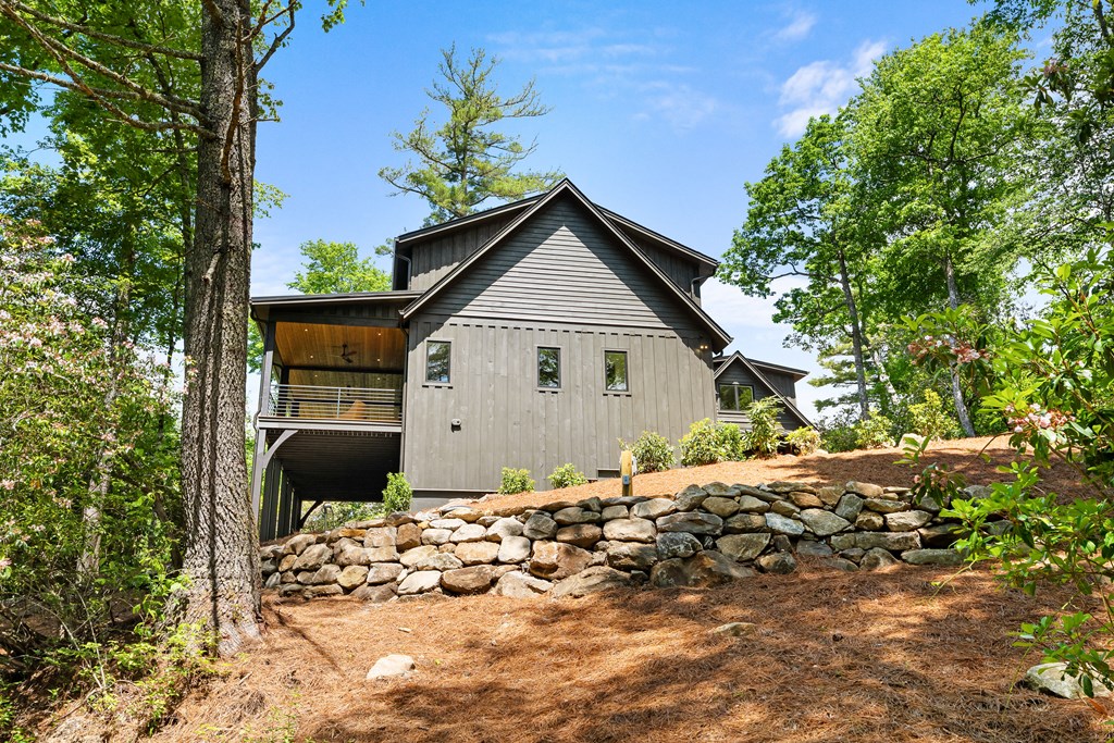 180 Hemlock Circle