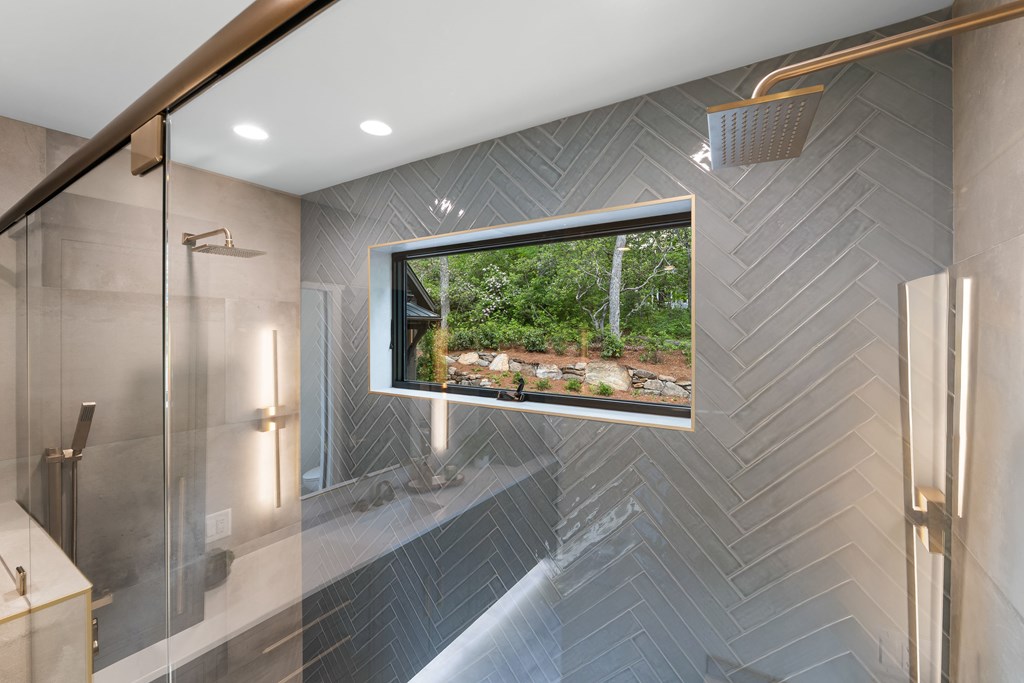 180 Hemlock Circle