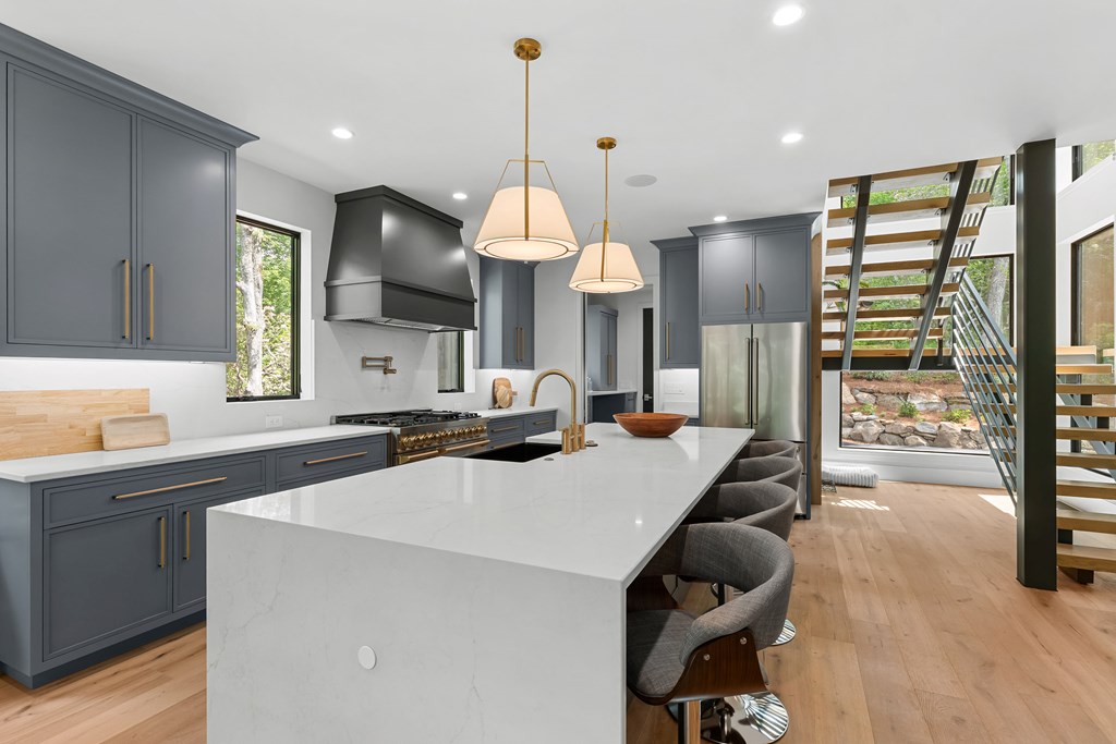180 Hemlock Circle