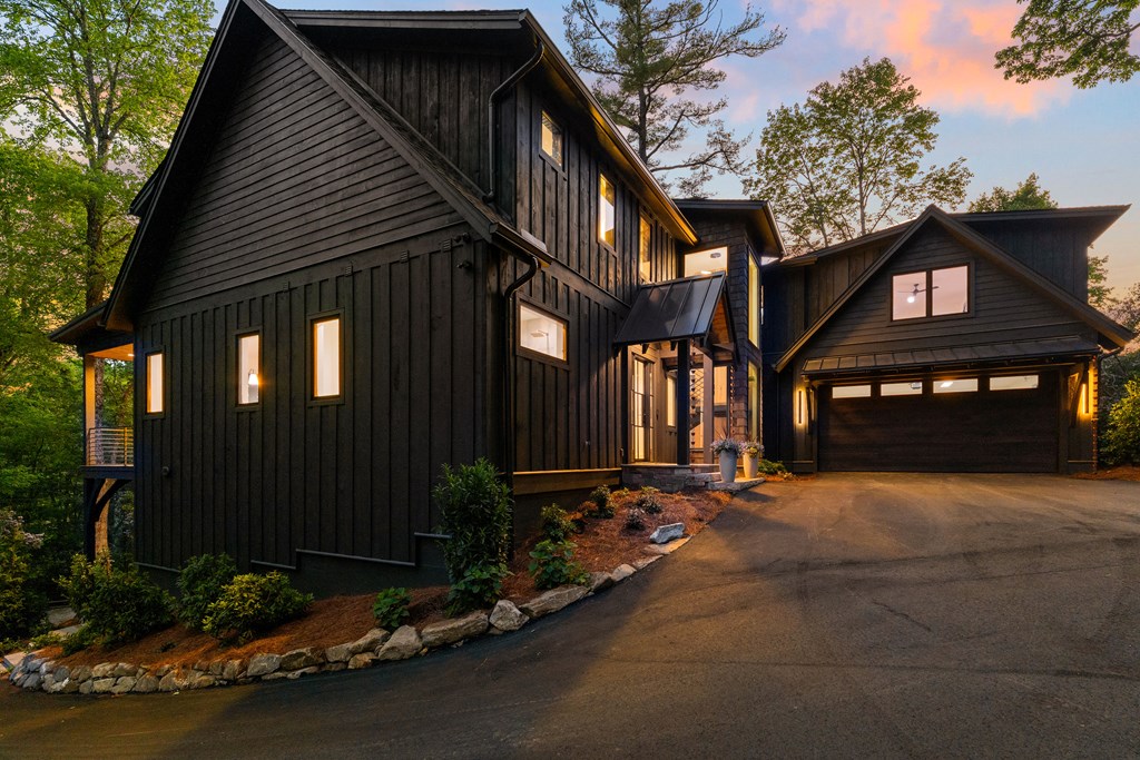 180 Hemlock Circle
