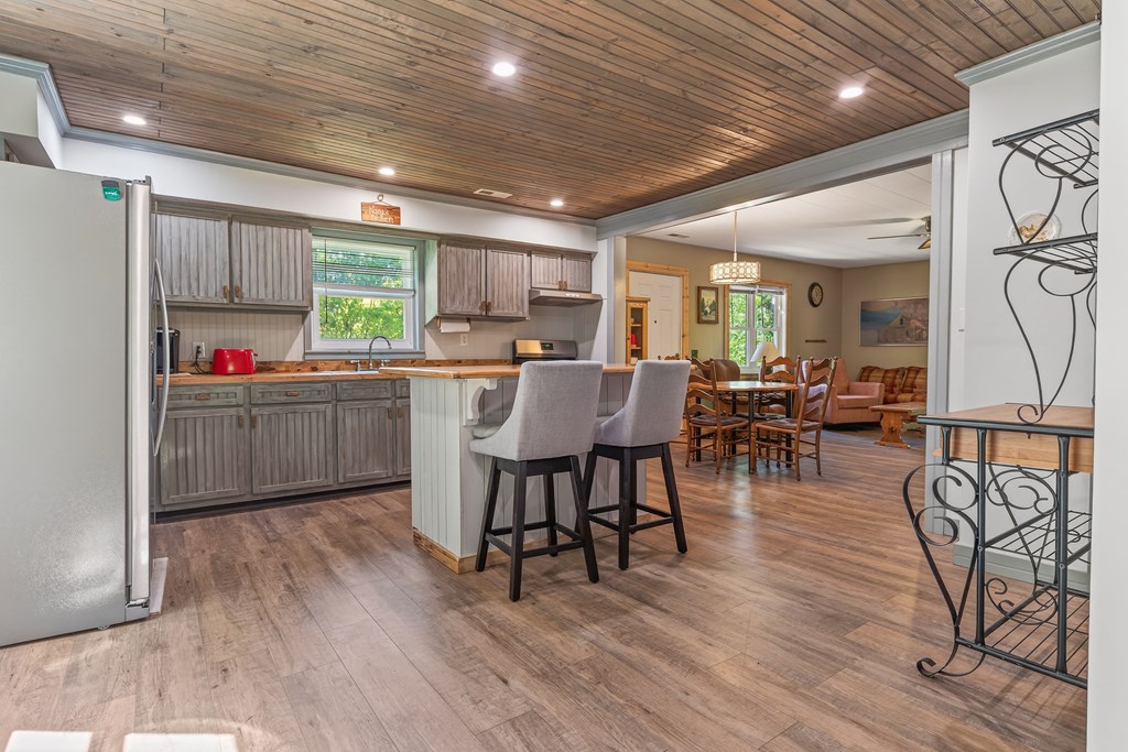 287 Middle Skeenah Rd