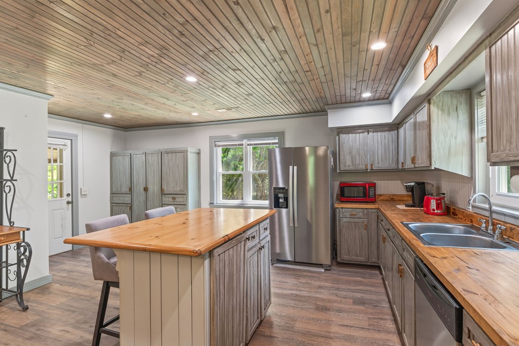 287 Middle Skeenah Rd