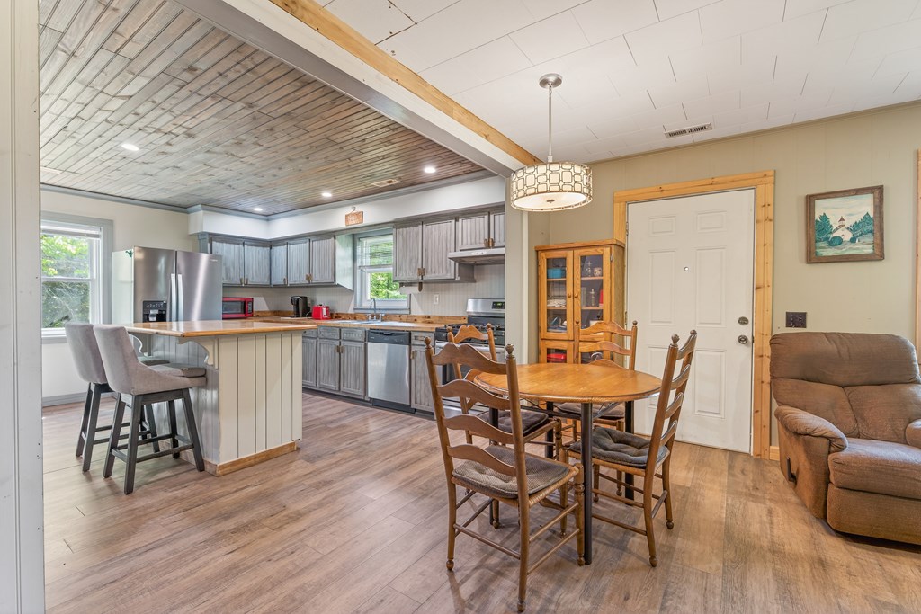 287 Middle Skeenah Rd