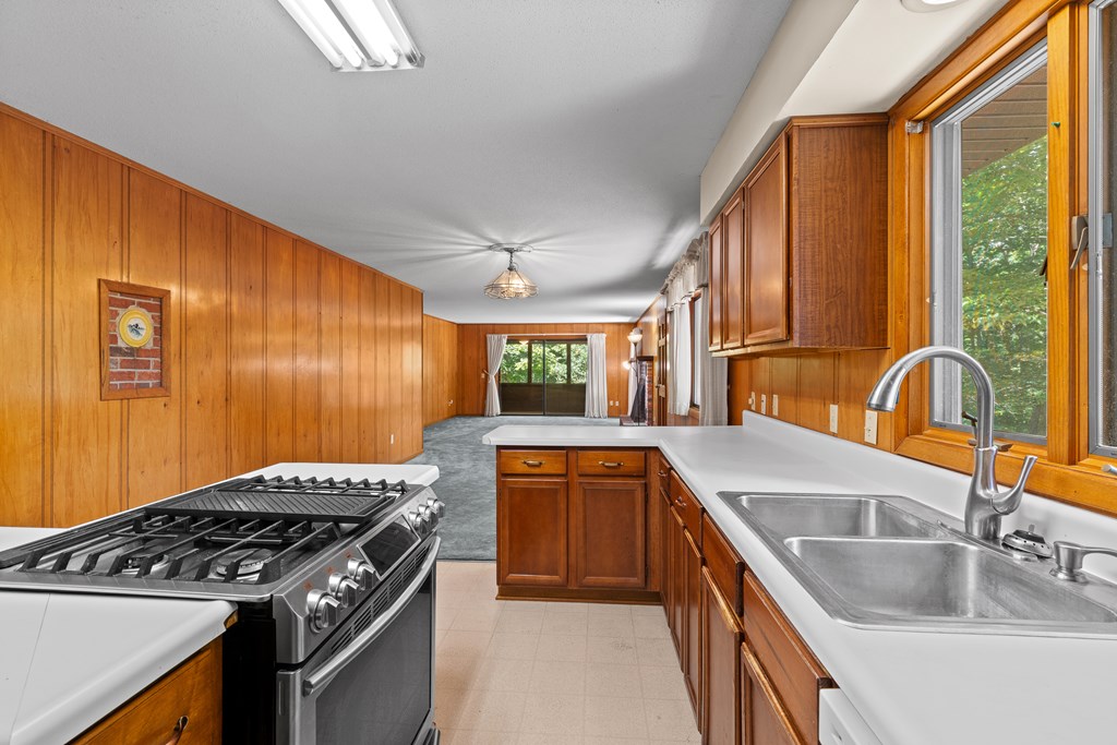 86 Rose Hill Dr