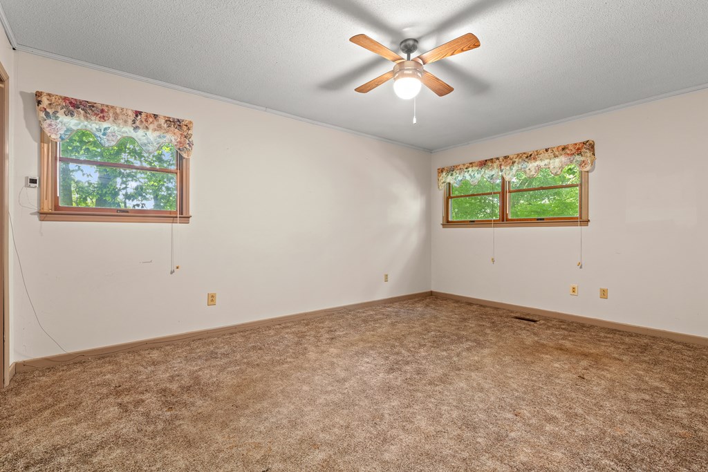 86 Rose Hill Dr