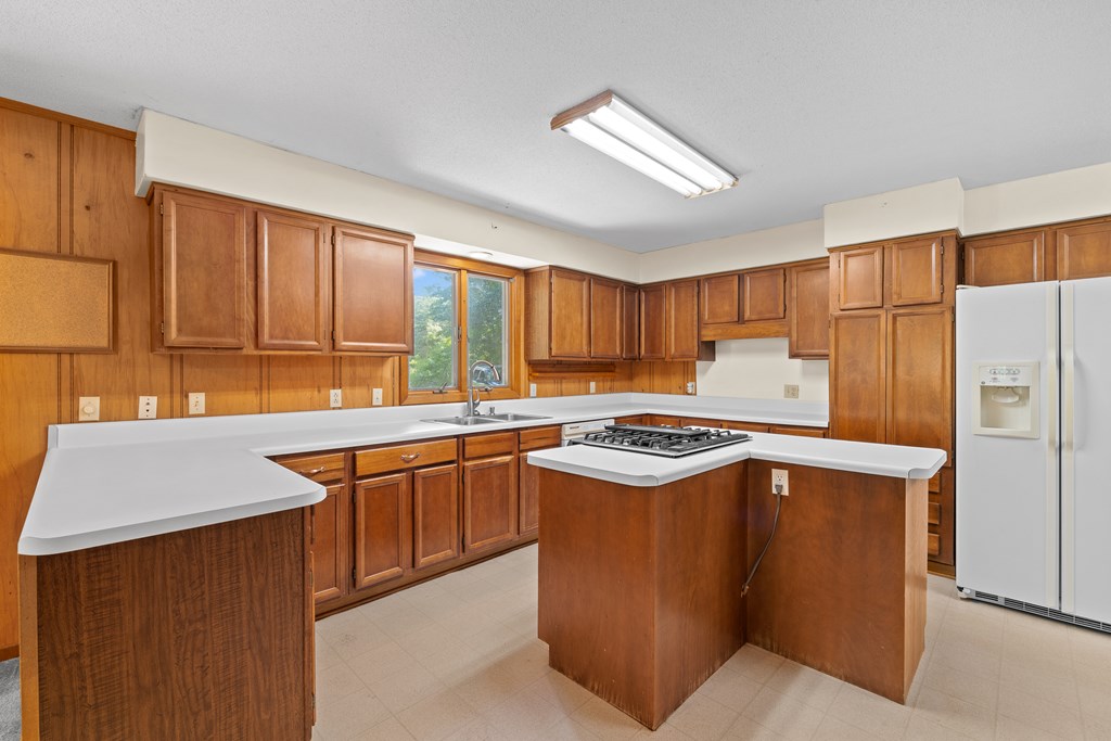 86 Rose Hill Dr
