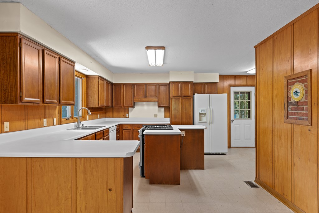 86 Rose Hill Dr