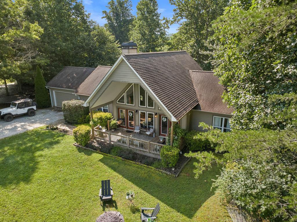 220 HEATHWOOD LN