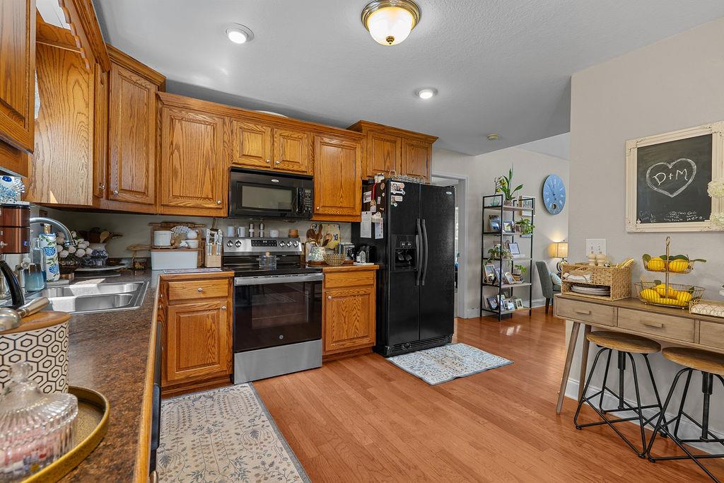 220 HEATHWOOD LN