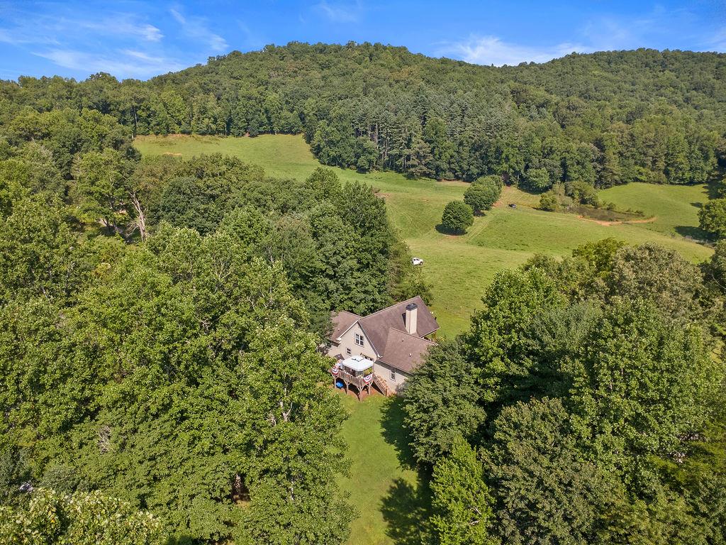 220 HEATHWOOD LN