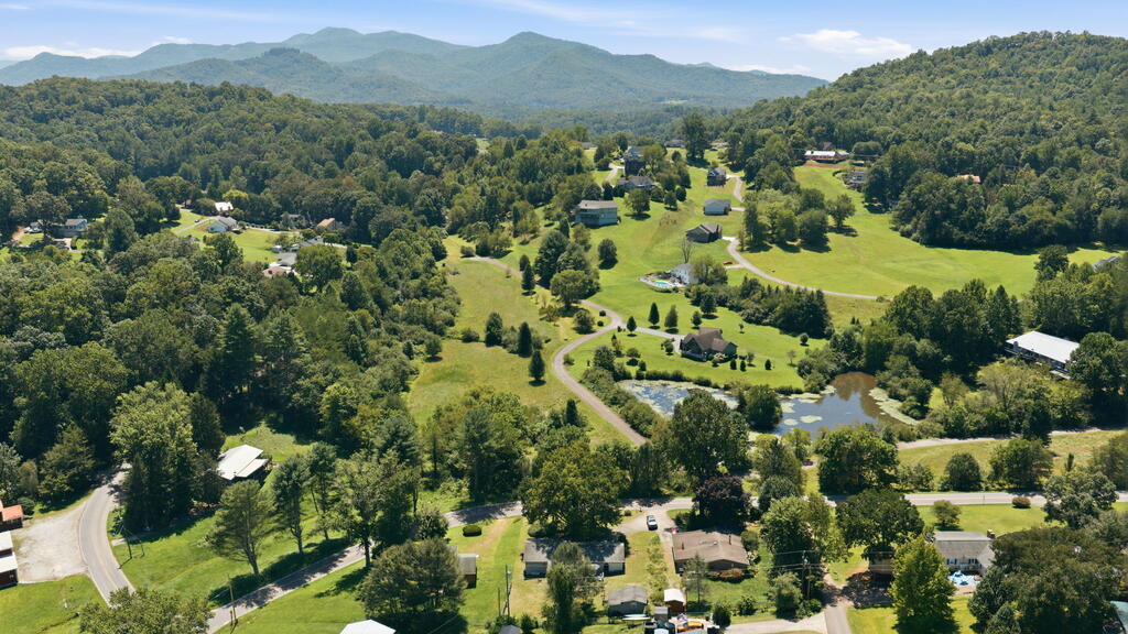 1098 Cat Creek Road