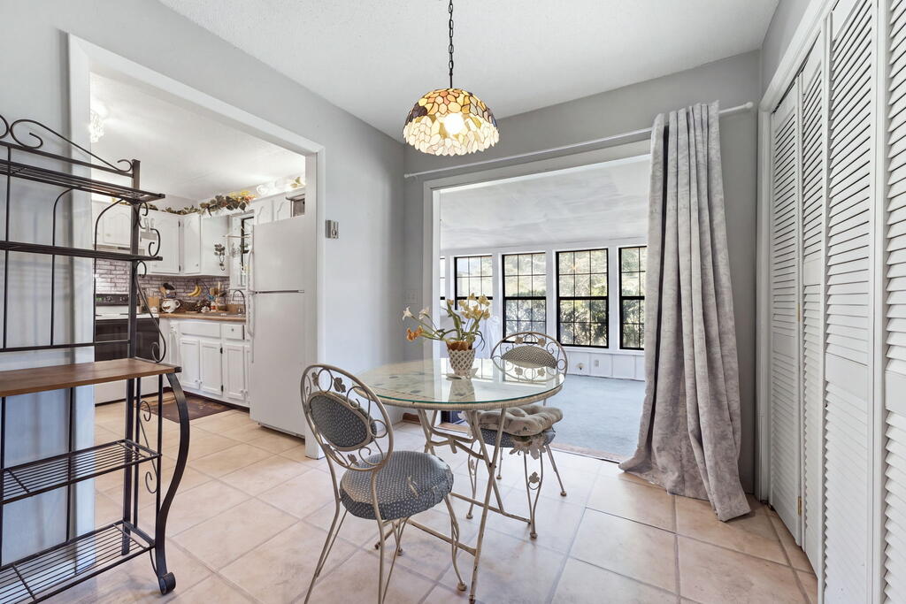 1098 Cat Creek Road