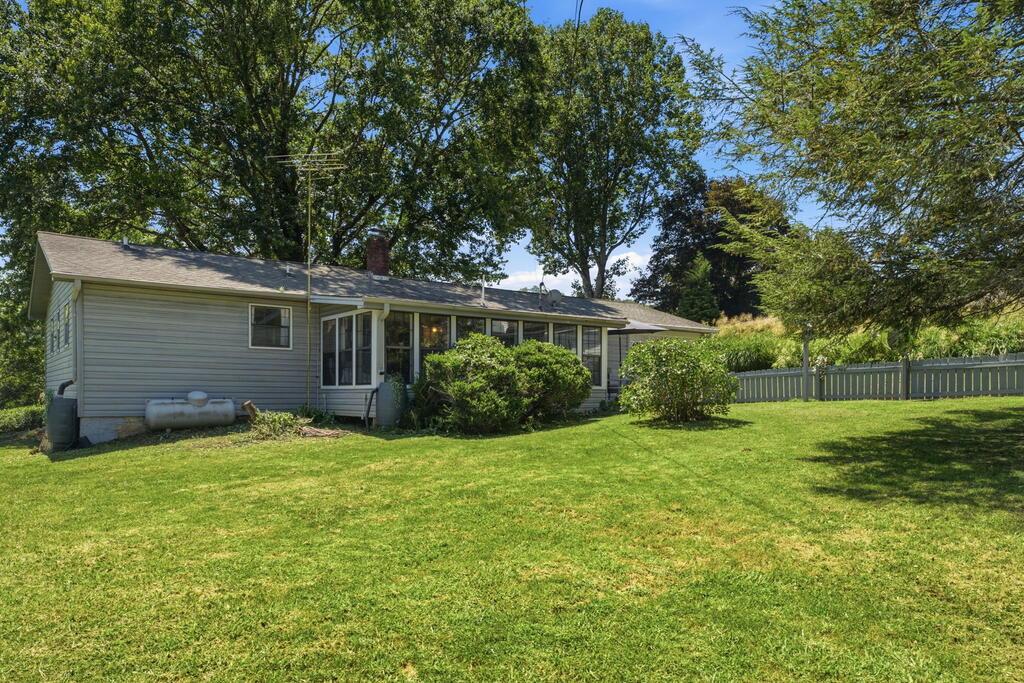 1098 Cat Creek Road