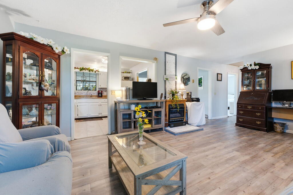 1098 Cat Creek Road