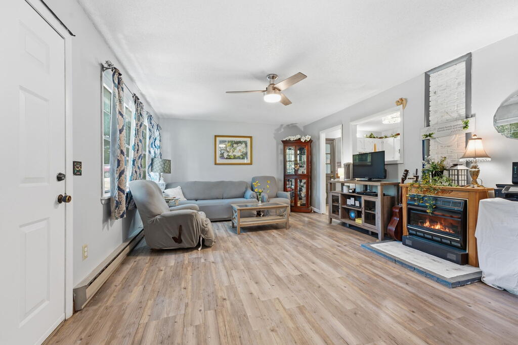 1098 Cat Creek Road