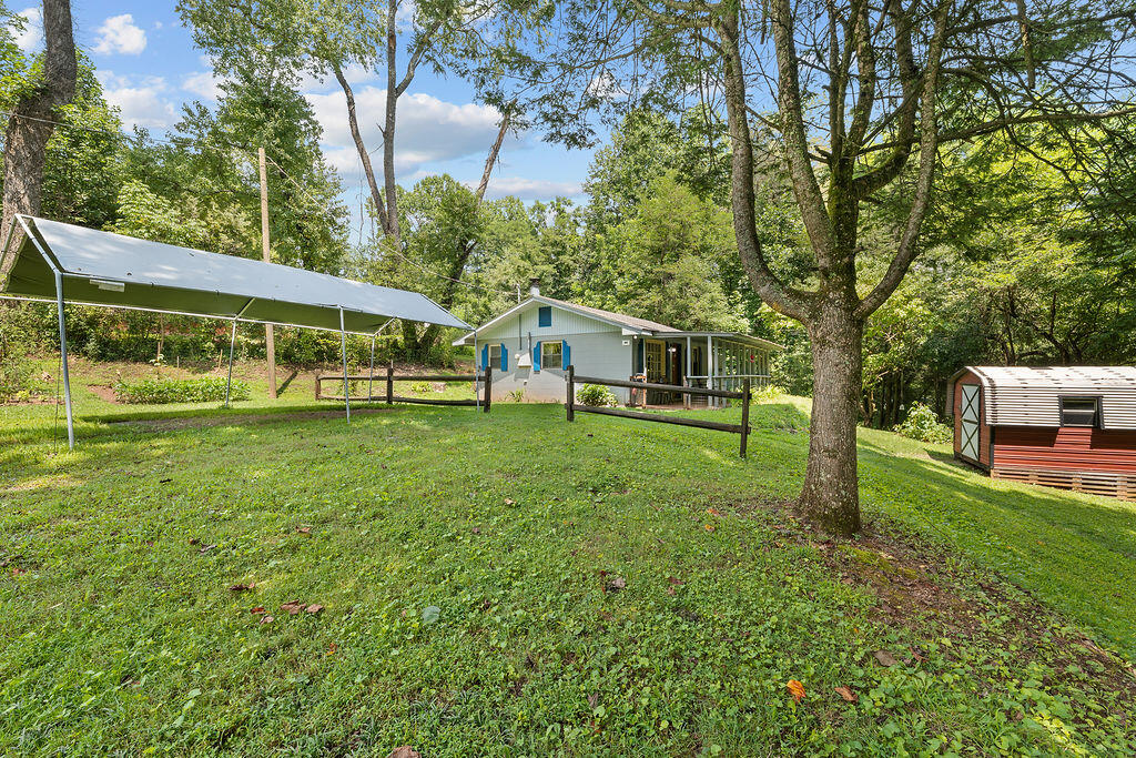 522/526 Coweeta Church Rd