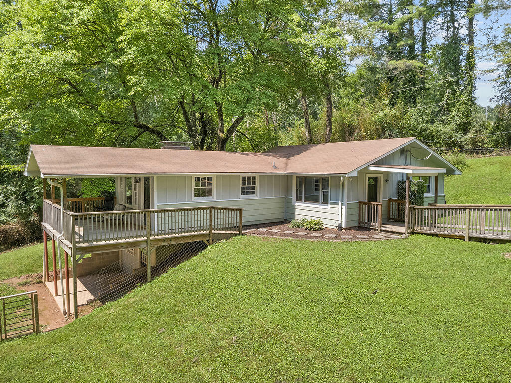 522/526 Coweeta Church Rd