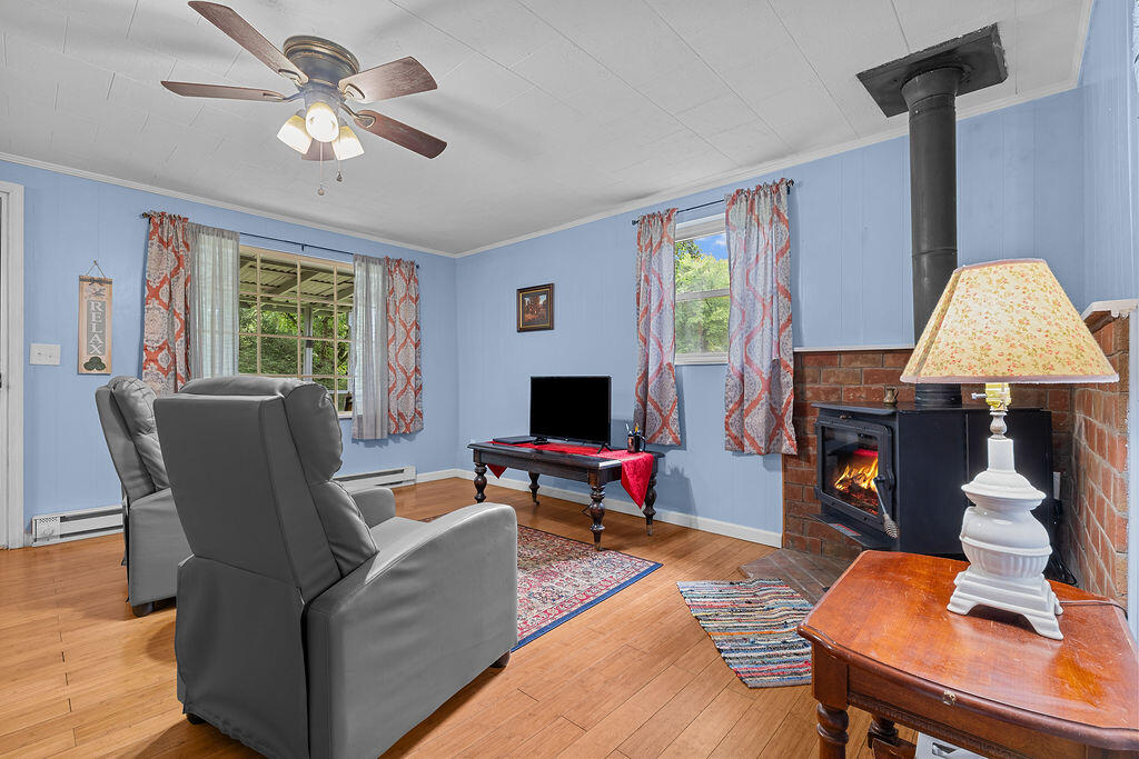 522/526 Coweeta Church Rd