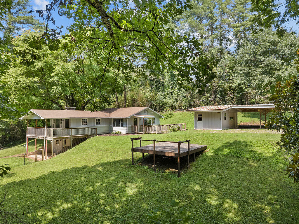 522/526 Coweeta Church Rd