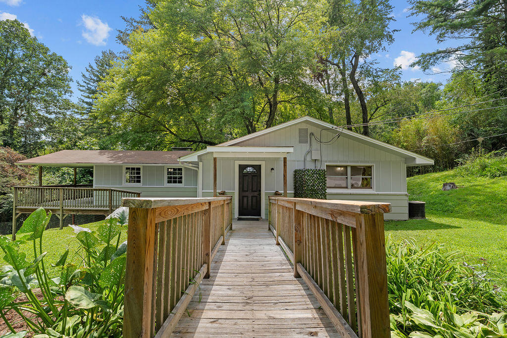 522/526 Coweeta Church Rd