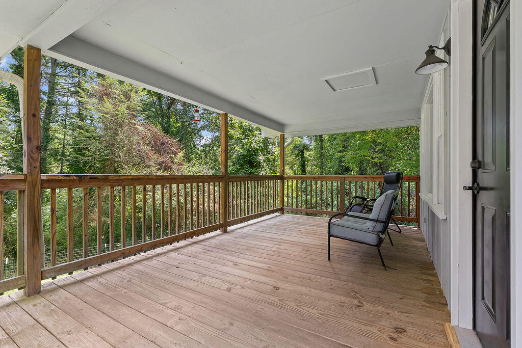 522/526 Coweeta Church Rd