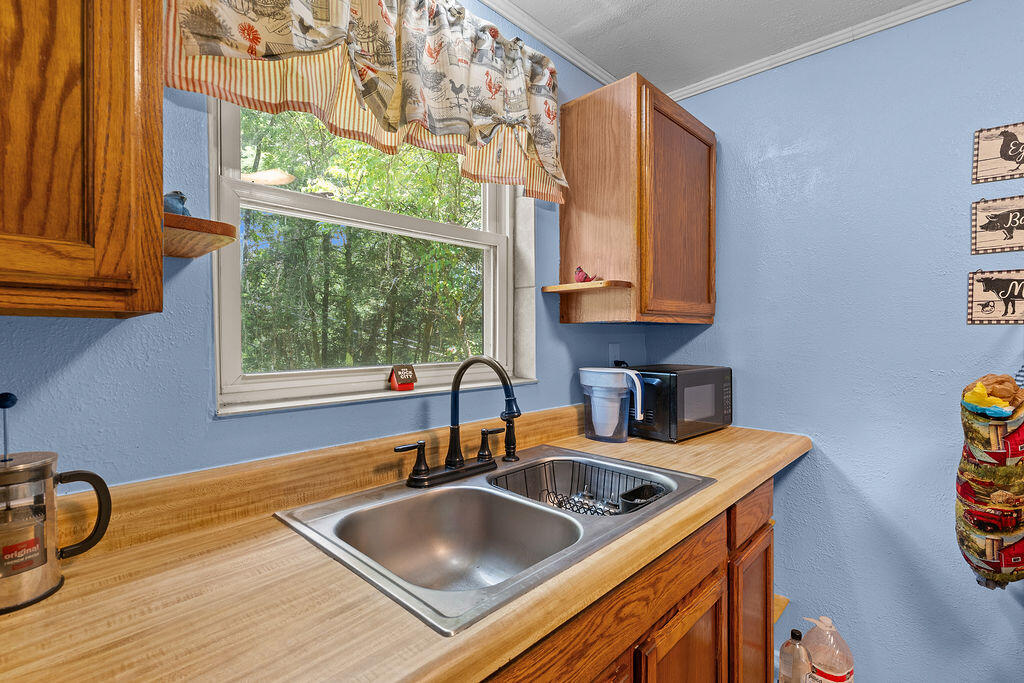 522/526 Coweeta Church Rd