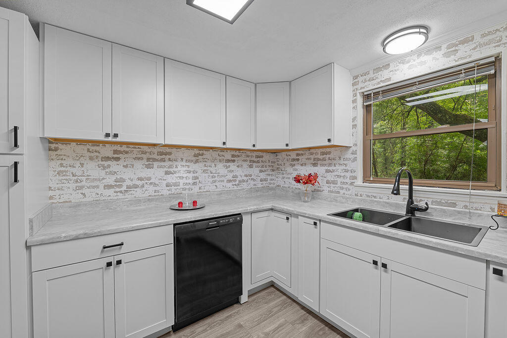 522/526 Coweeta Church Rd