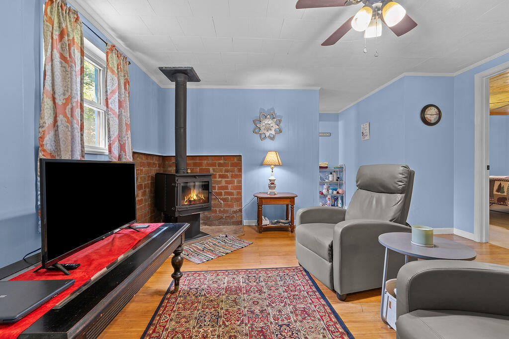 522/526 Coweeta Church Rd
