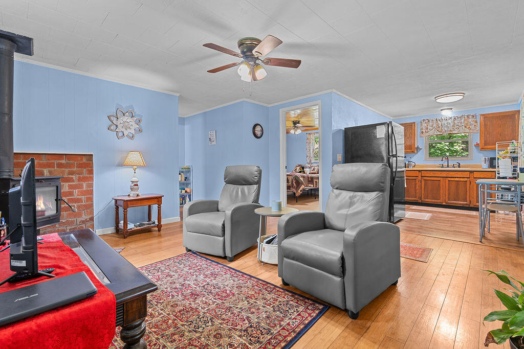 522/526 Coweeta Church Rd