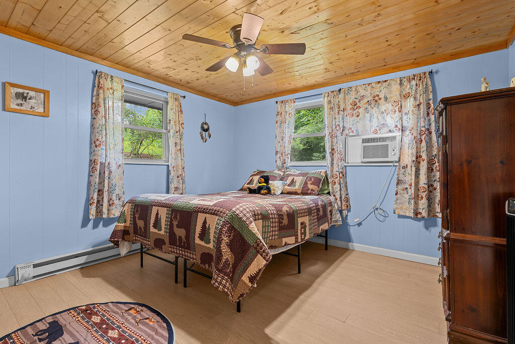 522/526 Coweeta Church Rd