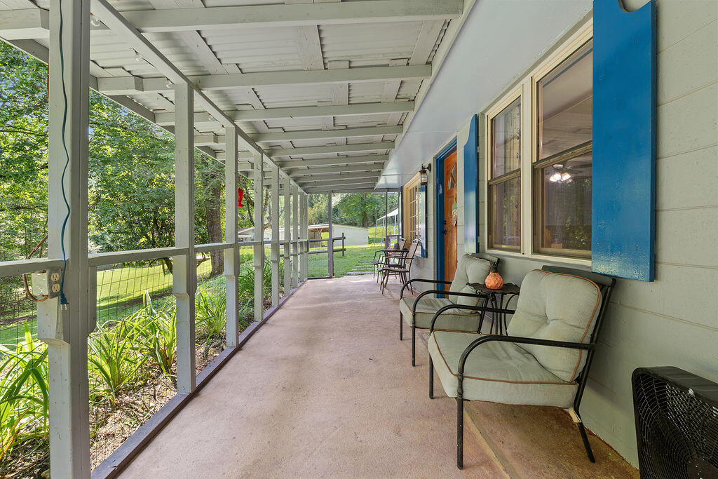 522/526 Coweeta Church Rd