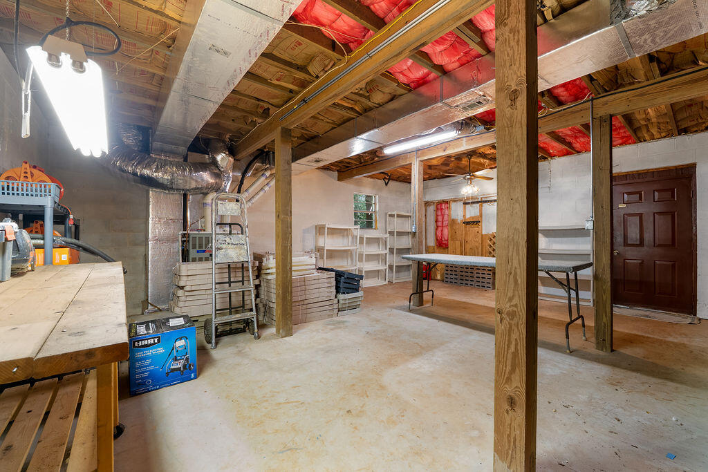 790 Woodland Heights