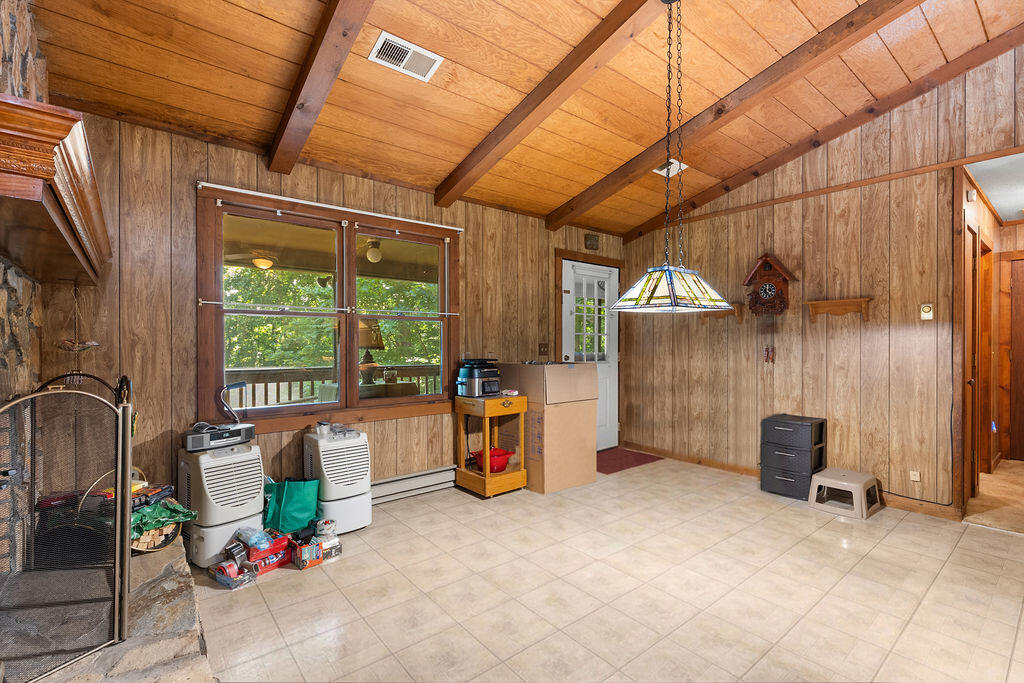 790 Woodland Heights