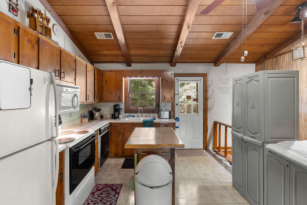 790 Woodland Heights