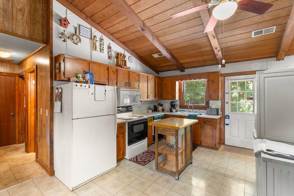 790 Woodland Heights