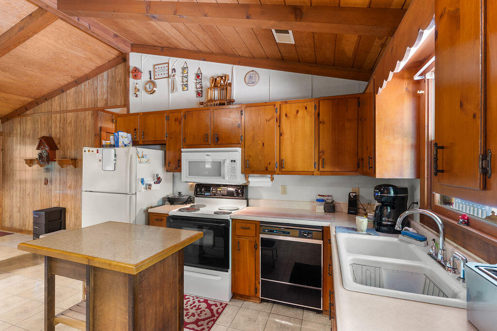 790 Woodland Heights