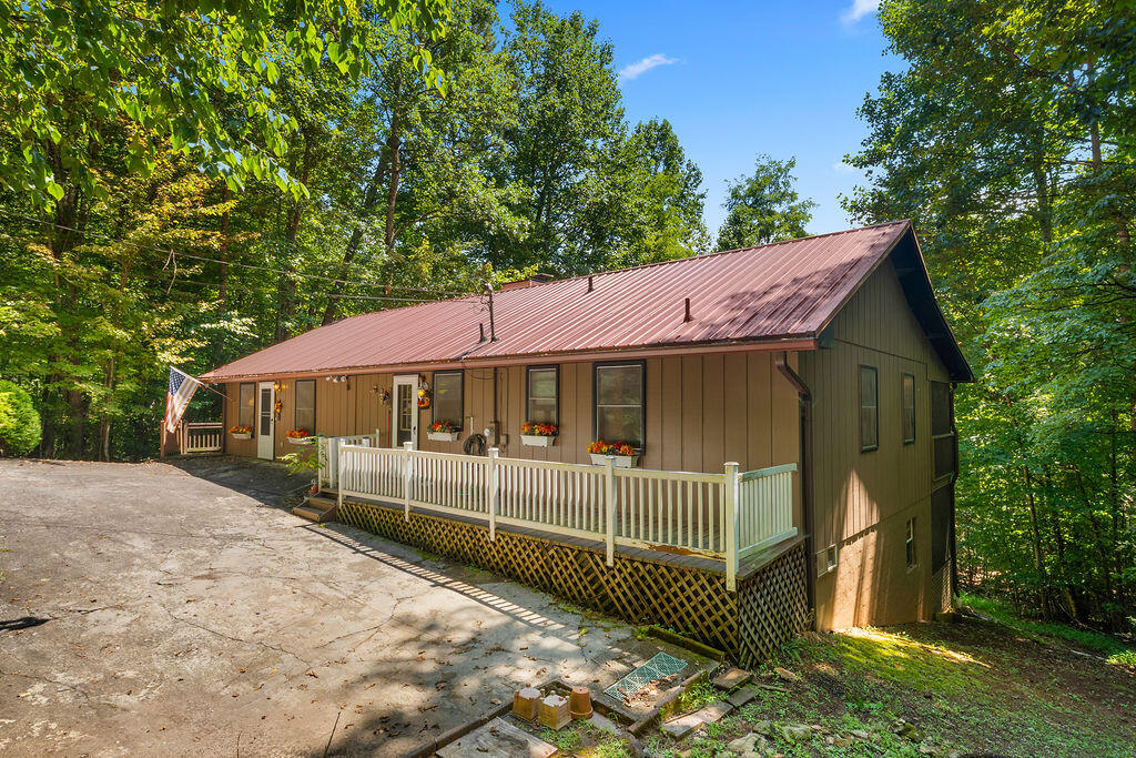 790 Woodland Heights